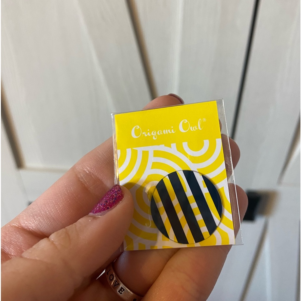 NEW Origami Owl necklace plate